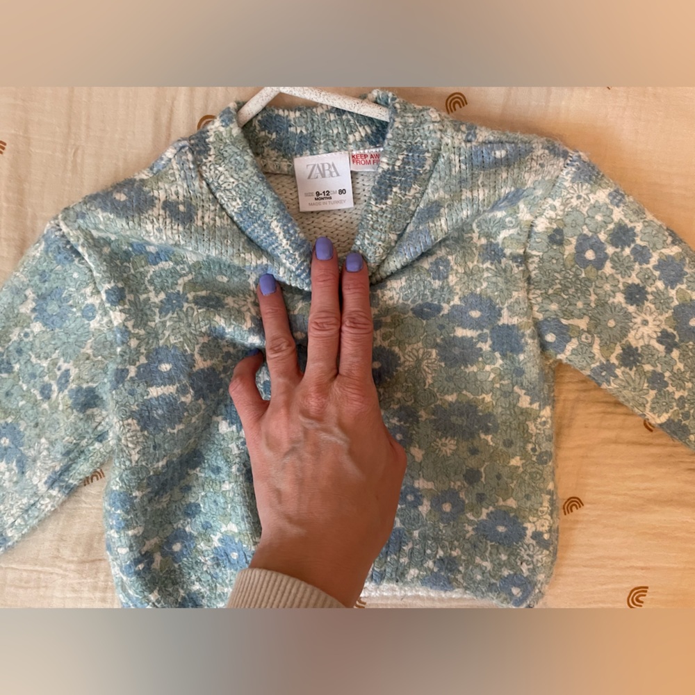 9-12m Zara blue floral knit sweater.